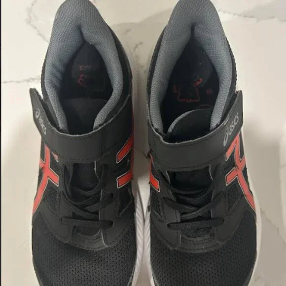 ASICS Running Shoes – Size 1 - Picture 4 of 6